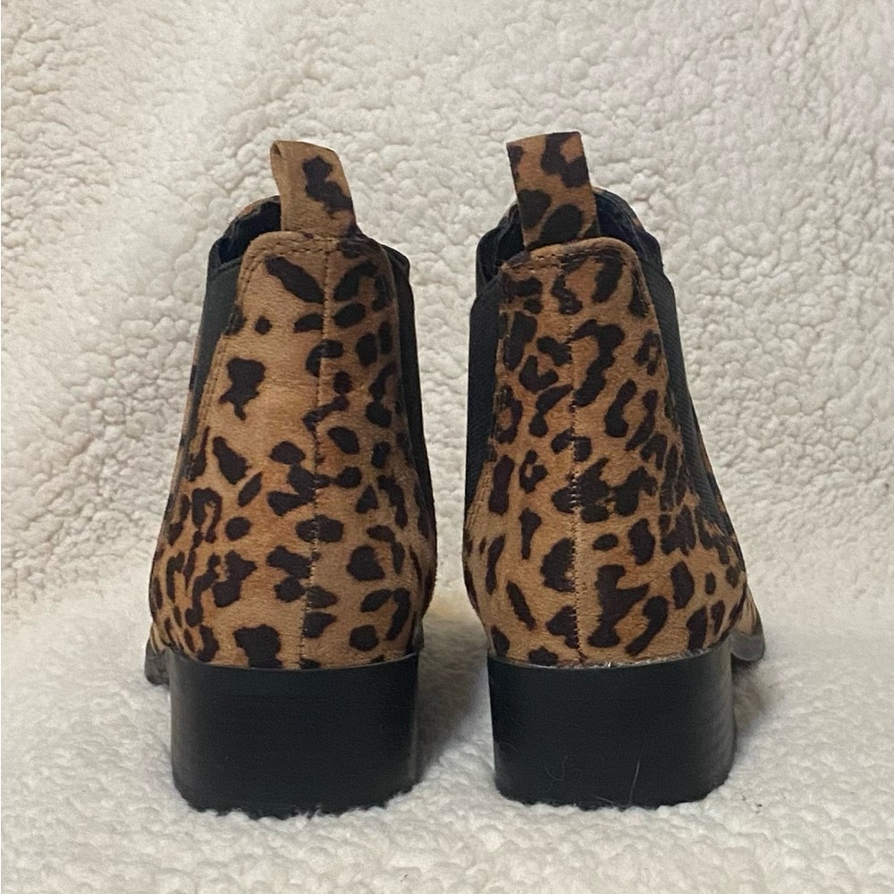 Leopard pointed toe elastic side ankle boots - Picture 7 of 11